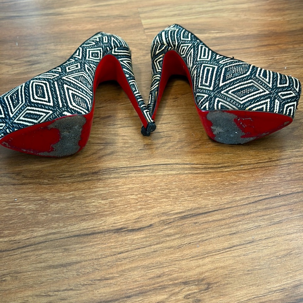 100%Authentic Christian Louboutin heels size 37 Used Condition shown in pictures - Picture 2 of 4